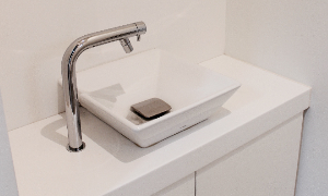 トイレのリフォームで手洗い器を取り付ける 奈良県 ビセンリフォーム