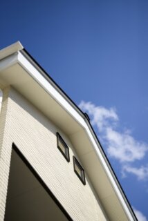 外壁塗装と屋根塗装は同時に行うべき？